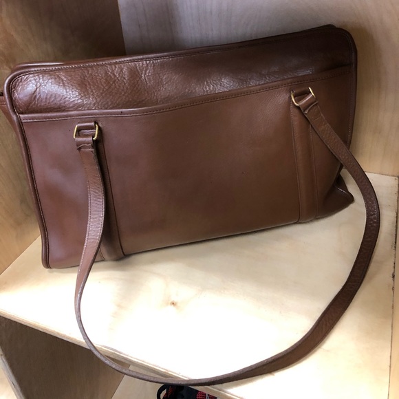 Large Vintage Coach - Picture 2 of 5